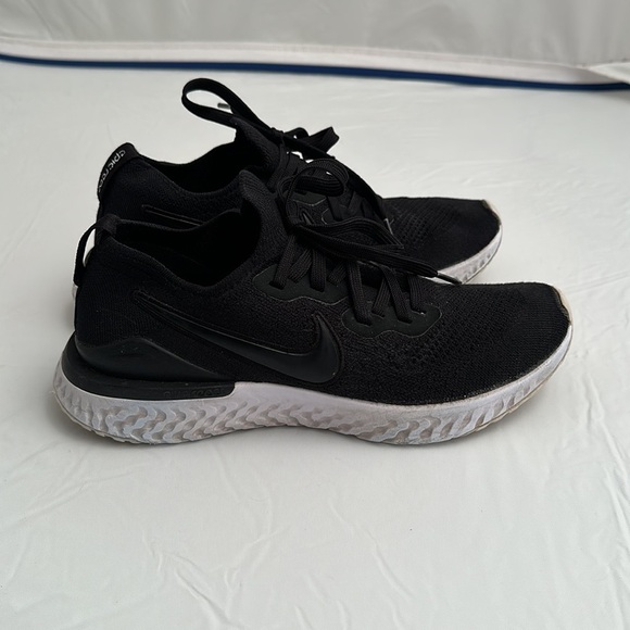 Nike Epic React Flyknit 2 black running sneakers - Picture 3 of 8